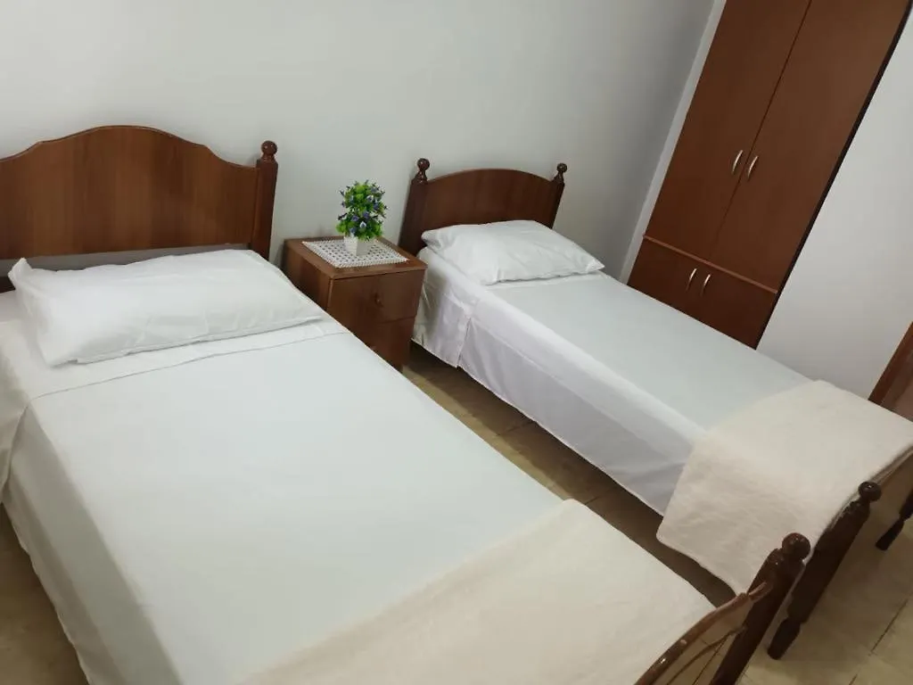 Rent Rooms Firdeus Bucimas